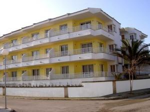 Apartamentos Baul&oacute; Mar