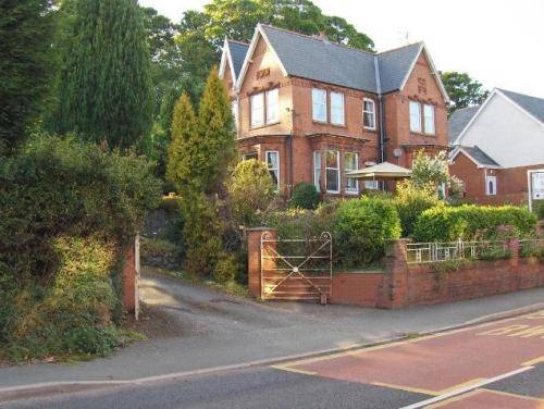 Oaklands Bed and Breakfast