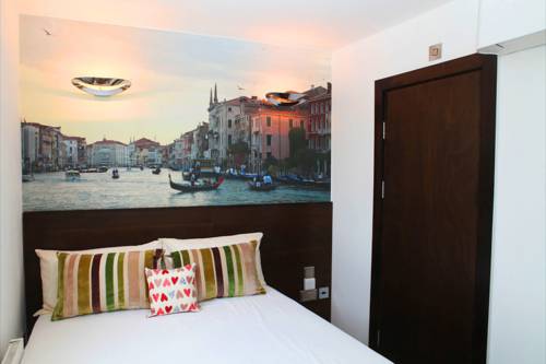 Exhibition Court Hotel 4