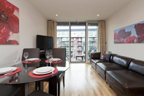 Chelsea Bridge Wharf by onefinestay