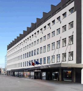 Reval Hotel Central