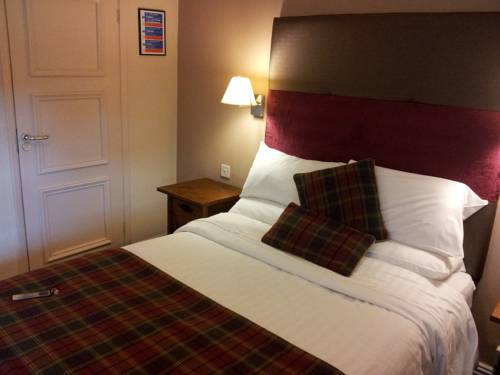 Honest Lawyer Hotel