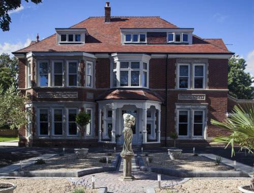 Chalfield Manor Boutique Hotel