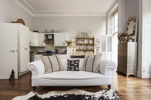 Colville Gardens by onefinestay in