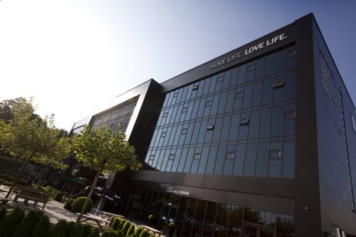 Village Urban Resort Farnborough in 
