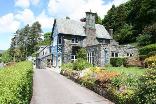 Ravenstone Manor