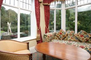 Deans Place Hotel in