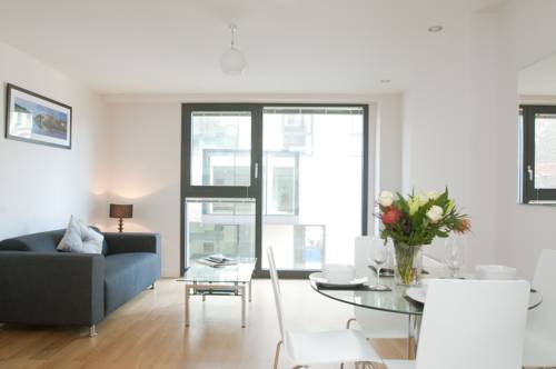 Cleyro Serviced Apartments - Finzels Reach