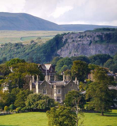 Hotels In Yorkshire Dales Bed Breakfast Uk Com 2 Falcon Manor Hotel