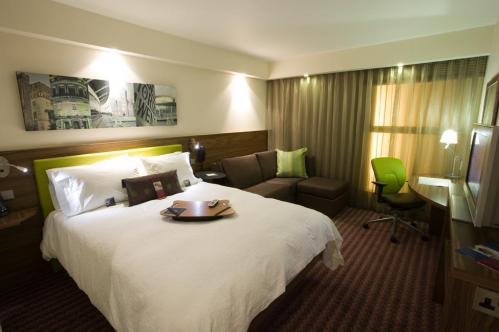 Hampton by Hilton Corby
