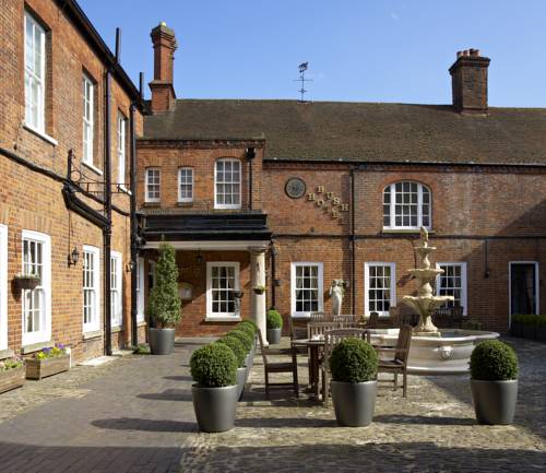 Mercure Farnham Bush Hotel in 