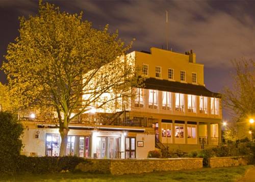 Royal Hotel