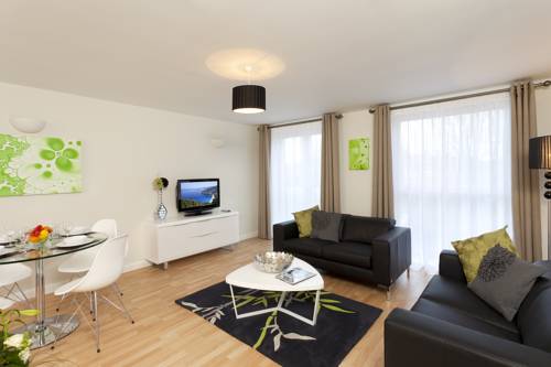 SACO Bracknell - Summer Place