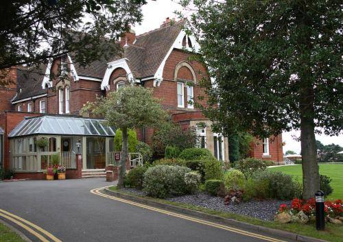 The Stourport Manor-Menzies