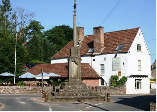 Wyndham Arms Hotel