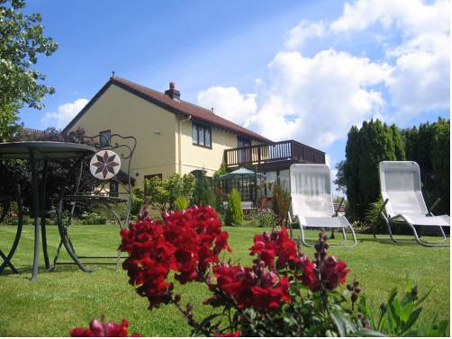 Ty Castell Guest House - Home of the Kingfisher