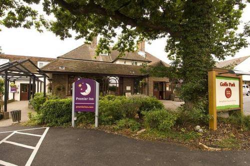 Premier Inn Gatwick Crawley Town (Goff's Park)