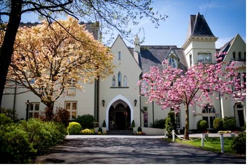 Glen-Yr-Afon House Hotel