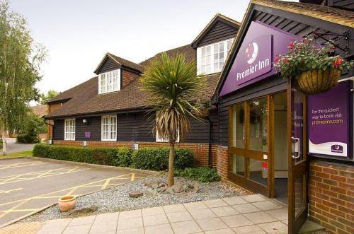 Premier Inn Woking West (A324) in 