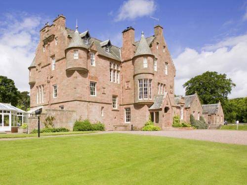 Cringletie House