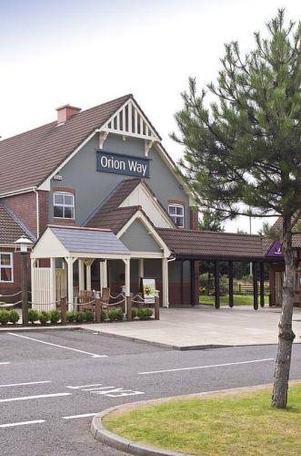 Premier Inn Glasgow (CambuslangM74, J2A)