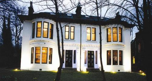 Number 10 Hotel