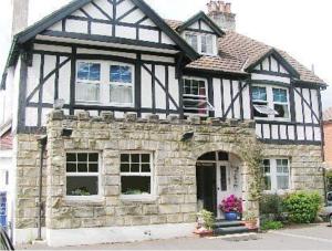 Castle Lodge Guest House