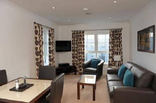 Fountain Court Apartments - Grove Executive