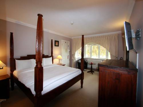 Weir View House