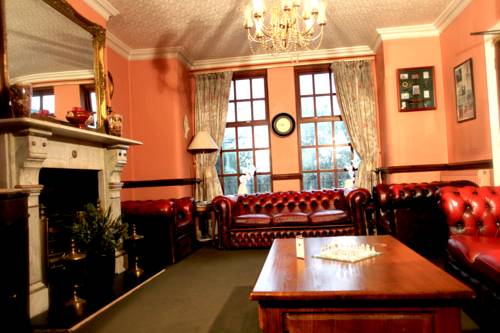 Pymgate Lodge Airport Hotel