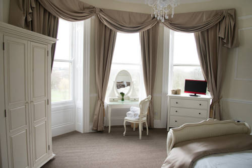 Mansfield Manor Hotel