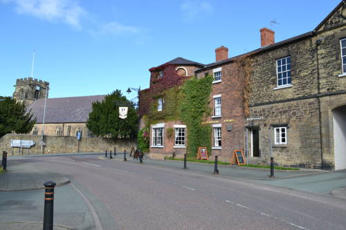 Wynnstay Arms Hotel
