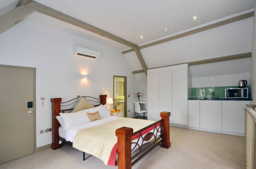 SO Arch Aparthotel