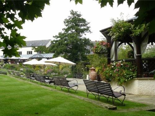 Gibbon Bridge Hotel