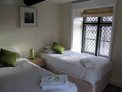 Queens Head Hotel