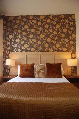 The Capstone Hotel and Restaurant