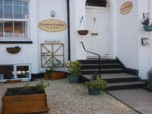Crown Lodge Guest House