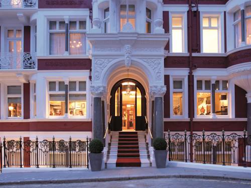 St James Hotel and Club