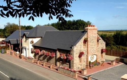 New Overlander Restaurant and Accommodation