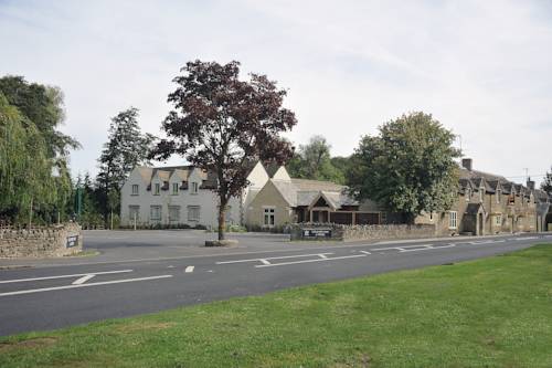 The Crown of Crucis Country Inn and Hotel