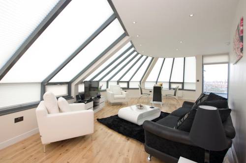 Chelsea Bridge Apartments
