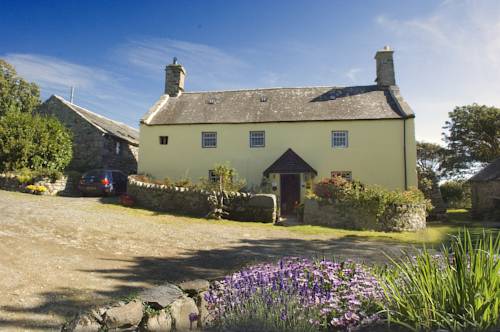 Llwyndu Farmhouse
