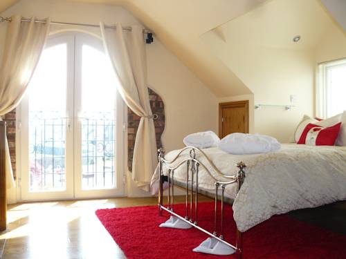 Riverside Bridal Suite