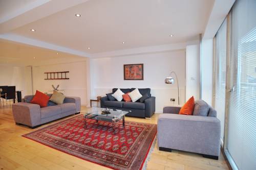 Chand Apartments - London Bridge