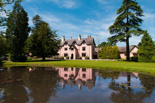 Ramada Resort Cwrt Bleddyn Hotel and Spa
