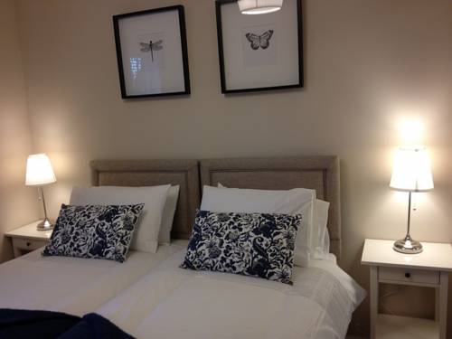 Glasgow Airport Apartment