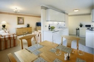 Lakeview Court Apartments