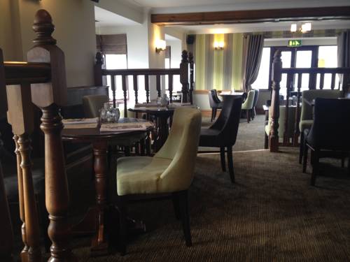 Throckmorton Arms Hotel