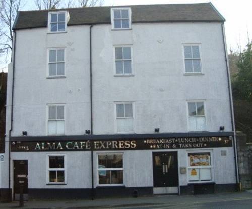 Hostel Alma and Cafe Express