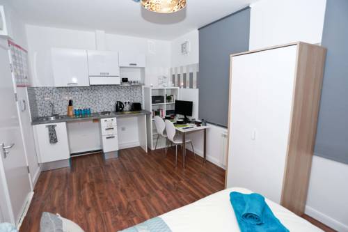 Budget East Croydon Studios